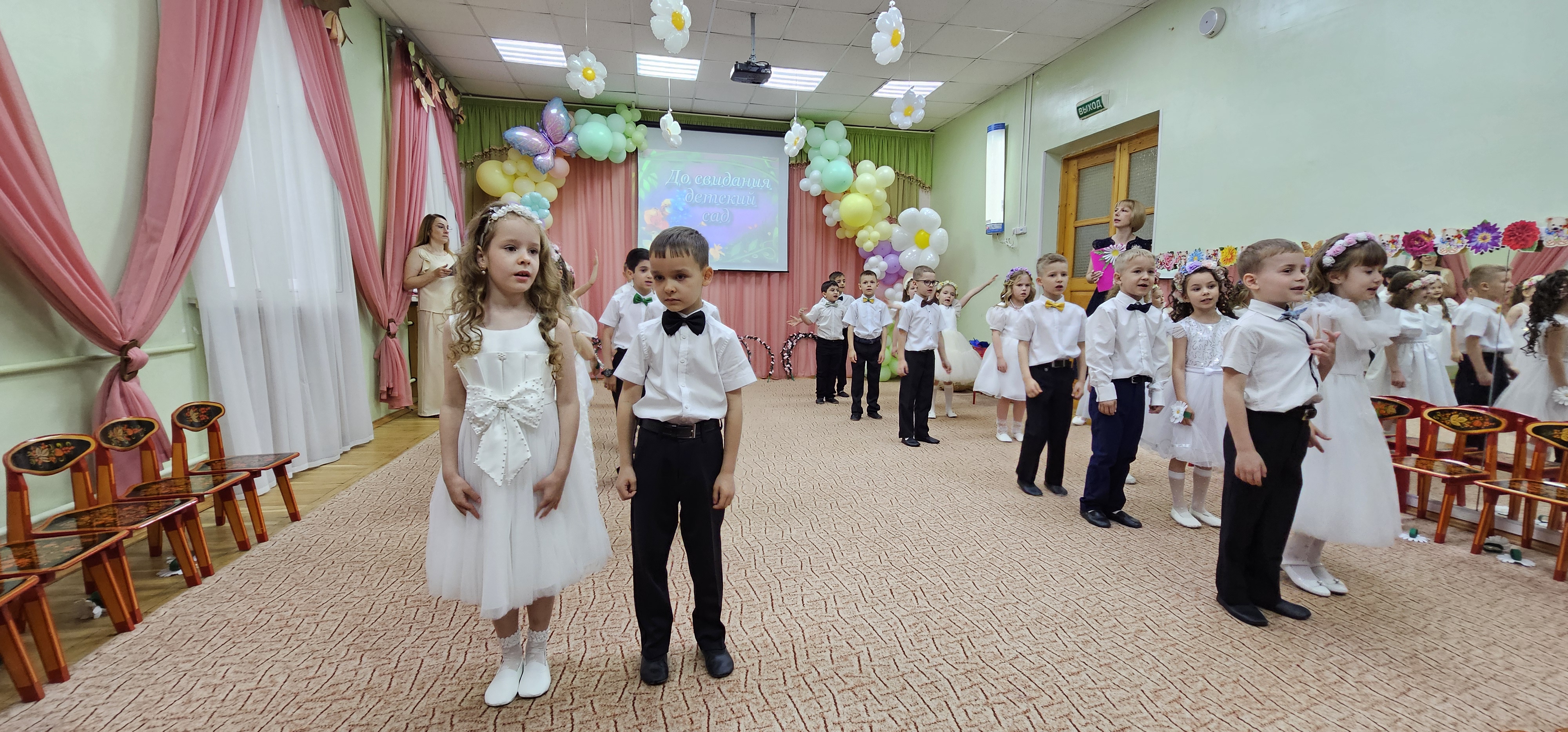поем песни на выпускном
