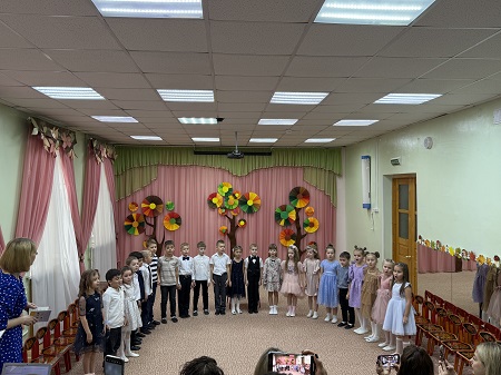 поздравляем наших мам